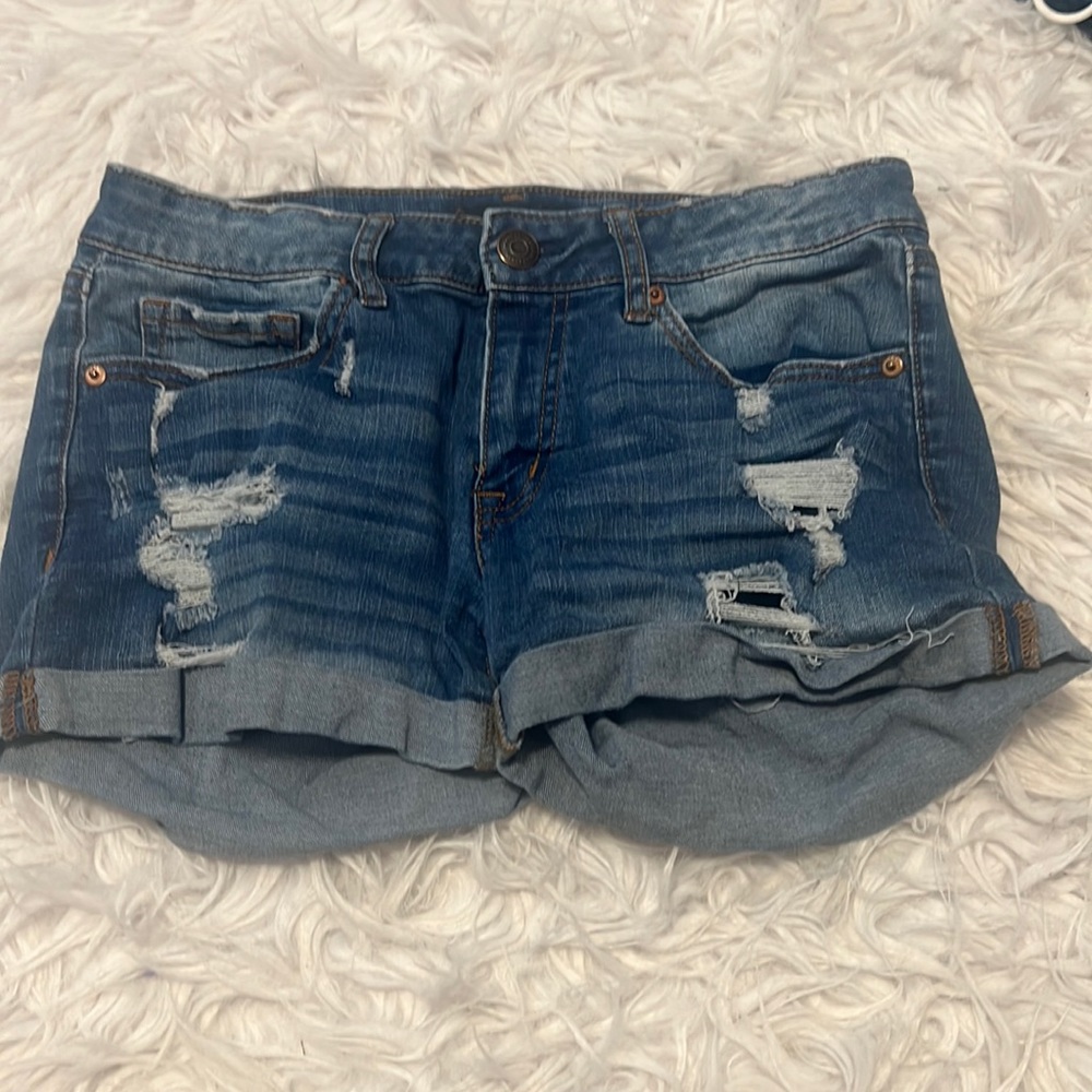 Low waisted jean shorts